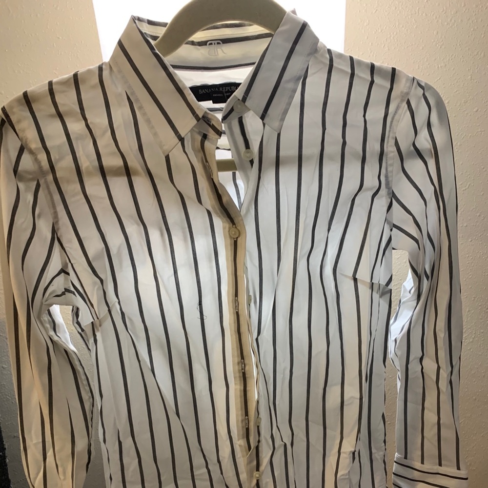 Banana Republic black and white button down